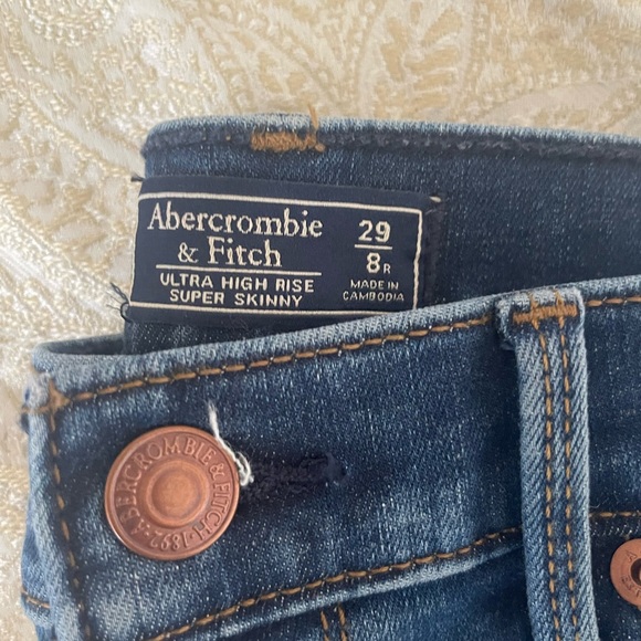 Abercrombie jeans! - Picture 1 of 4